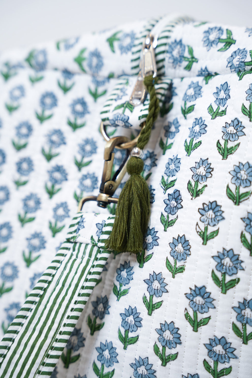 The Daisy Duffle Bag